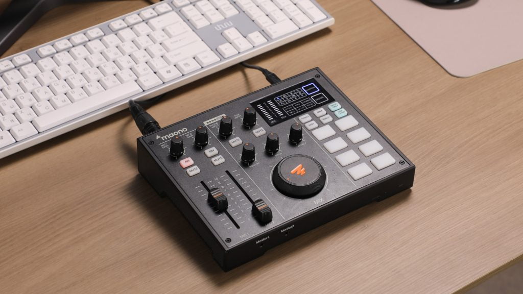 AM100 1